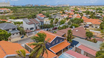 Renovated 4br2ba w Private Pool in Prime Location