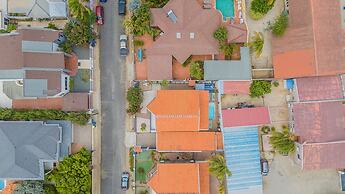 Renovated 4br2ba w Private Pool in Prime Location