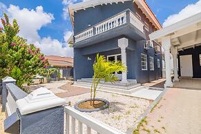 Renovated 4br2ba w Private Pool in Prime Location