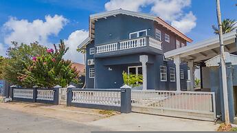 Renovated 4br2ba w Private Pool in Prime Location