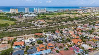 Renovated 4br2ba w Private Pool in Prime Location