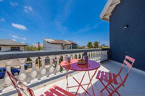 Renovated 4br2ba w Private Pool in Prime Location