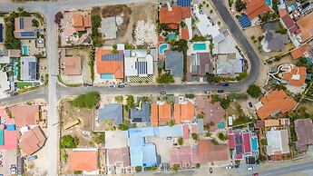 Renovated 4br2ba w Private Pool in Prime Location