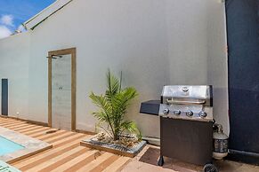 Renovated 4br2ba w Private Pool in Prime Location