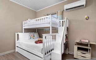 Renovated 4br2ba w Private Pool in Prime Location