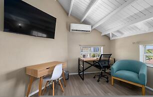 Renovated 4br2ba w Private Pool in Prime Location