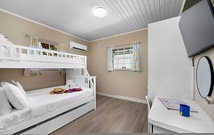 Renovated 4br2ba w Private Pool in Prime Location