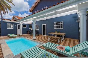 Renovated 4br2ba w Private Pool in Prime Location