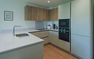 Luxury Manchester Apartment - Blue