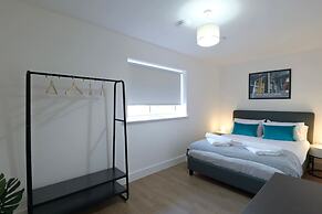 Luxury Manchester Apartment - Blue