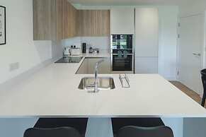 Luxury Manchester Apartment - Blue