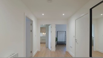 Luxury Manchester Apartment - Blue