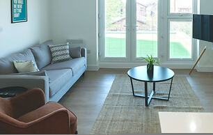 Luxury Manchester Apartment - Blue