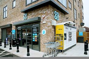 Luxury Manchester Apartment - Pink