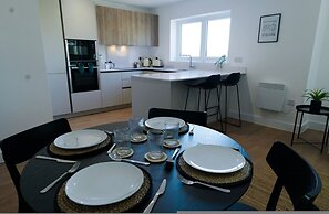 Luxury Manchester Apartment - Pink