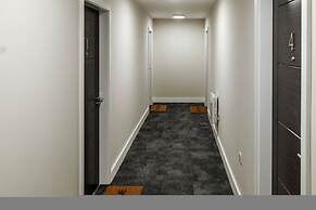 Luxury Manchester Apartment - Yellow