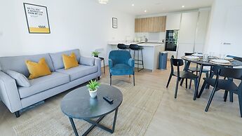 Luxury Manchester Apartment - Yellow