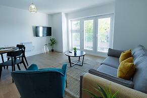 Luxury Manchester Apartment - Yellow