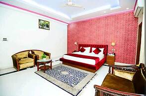 Hotel Awadh Inn