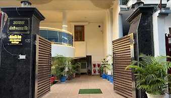 Hotel Awadh Inn