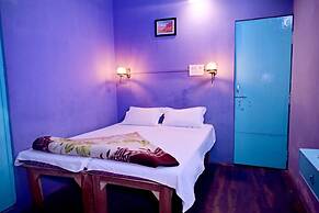 Goroomgo Banaras Rest House Varanasi