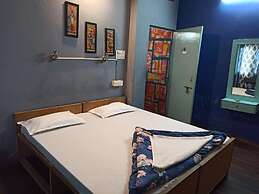 Goroomgo Banaras Rest House Varanasi
