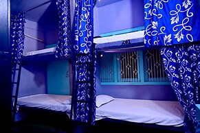 Goroomgo Banaras Rest House Varanasi