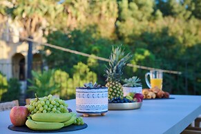 Monarco Executive Rooms