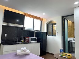 Lucy Hotel & Apartment