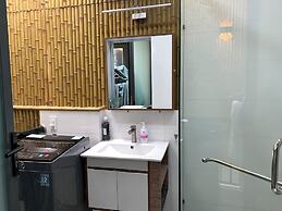 Lucy Hotel & Apartment