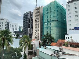 Lucy Hotel & Apartment