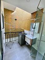 Lucy Hotel & Apartment