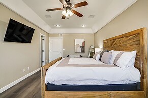 El Paso Home Near Downtown & Parks