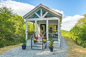 Franklin Cottage: Deck w/ Blue Ridge Mtn Views!