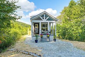 Franklin Cottage: Deck w/ Blue Ridge Mtn Views!