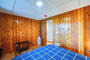 Washington Gem on 8.5 Acres: Clamming Nearby!