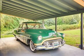 Washington Gem on 8.5 Acres: Clamming Nearby!