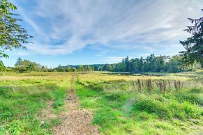 Washington Gem on 8.5 Acres: Clamming Nearby!