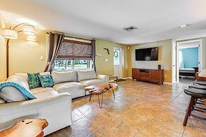 10 Mi to Bonita Beach: Pet-friendly Home w/ Yard!