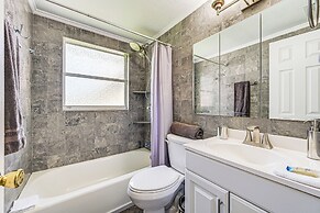 10 Mi to Bonita Beach: Pet-friendly Home w/ Yard!