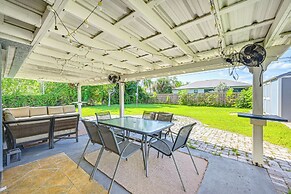 10 Mi to Bonita Beach: Pet-friendly Home w/ Yard!