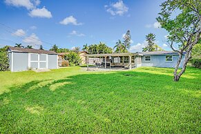 10 Mi to Bonita Beach: Pet-friendly Home w/ Yard!