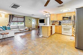10 Mi to Bonita Beach: Pet-friendly Home w/ Yard!