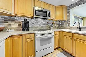 10 Mi to Bonita Beach: Pet-friendly Home w/ Yard!