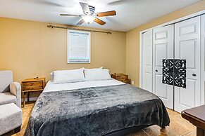 10 Mi to Bonita Beach: Pet-friendly Home w/ Yard!