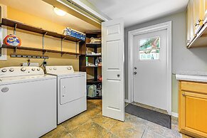 10 Mi to Bonita Beach: Pet-friendly Home w/ Yard!