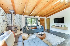 1 Mi to Pine Mountain Lake Marina: Yosemite Cabin!