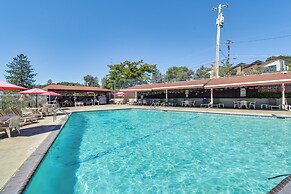 1 Mi to Pine Mountain Lake Marina: Yosemite Cabin!