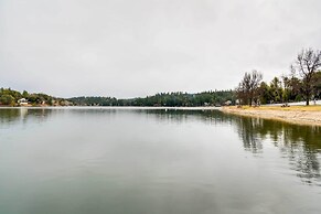 1 Mi to Pine Mountain Lake Marina: Yosemite Cabin!