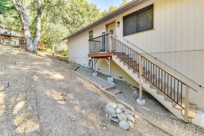 1 Mi to Pine Mountain Lake Marina: Yosemite Cabin!